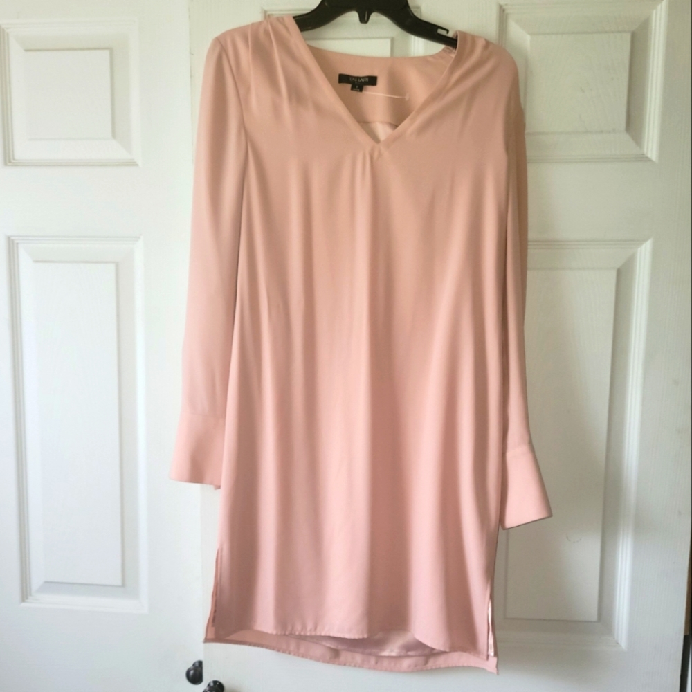 Tahari size 2 blush pink long sleeve v neck mini dress